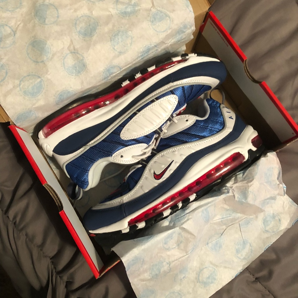 Nike AirMax “Gundam”